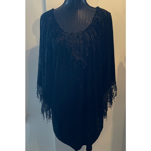 Mellisa Paige Black Crushed Velvet Fringe Boho Top Size 1X - Picture 1 of 12